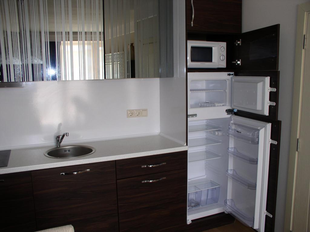 Lvv Palace Apartment ซันนีบีช ภายนอก รูปภาพ