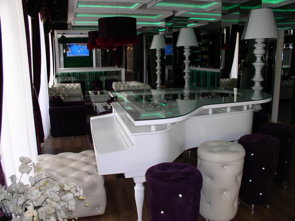 Lvv Palace Apartment ซันนีบีช ภายนอก รูปภาพ